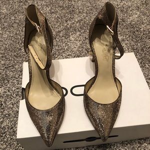 Aldo Gold Glittered Heels 4 oz heels sz 8.5